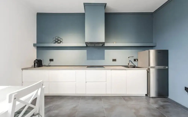 Modern Apartment With Scenic Views Earthy Vibes