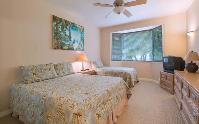 Emmalani Court 212 by RedAwning