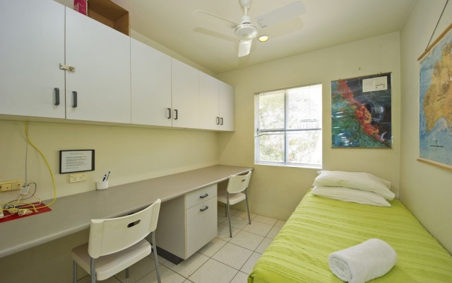 John's Tropical Island Home – Guest Rooms – Magnetic Island