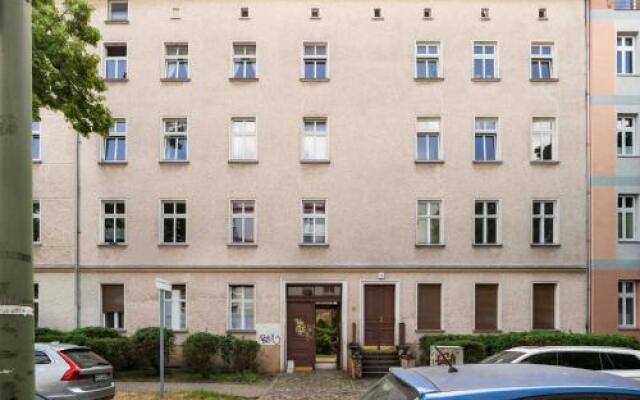 Shabby Chic Apartment  Freshly Furnished  Self Check-In