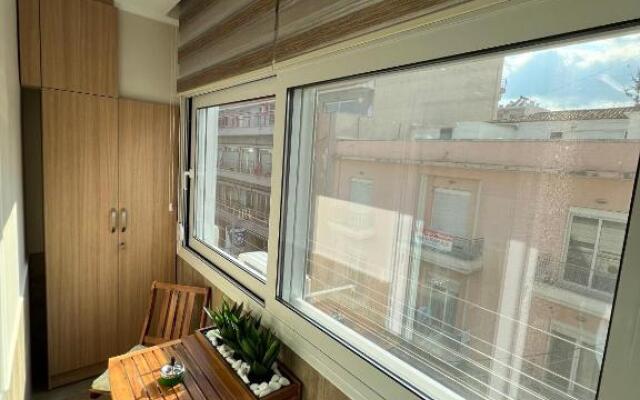 Cozy Downtown Apartment