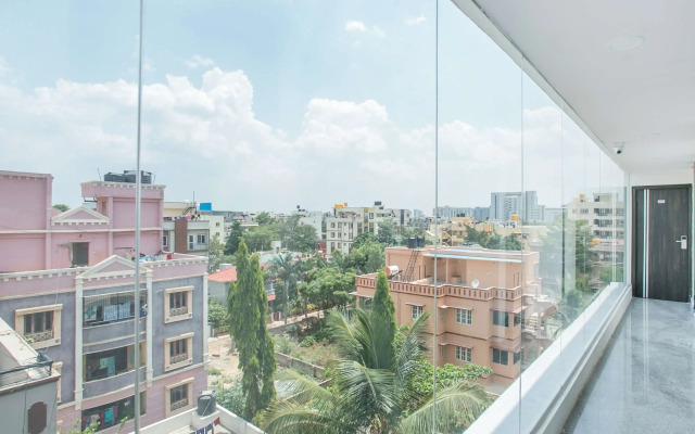 OYO 10475 PMR Hotel