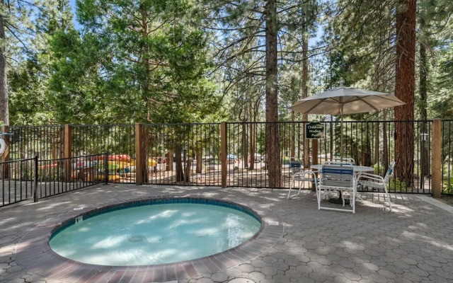 Kingswood Village Escape For 4