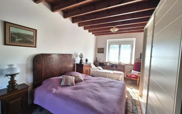 Spacious Family Home Near the Sea
