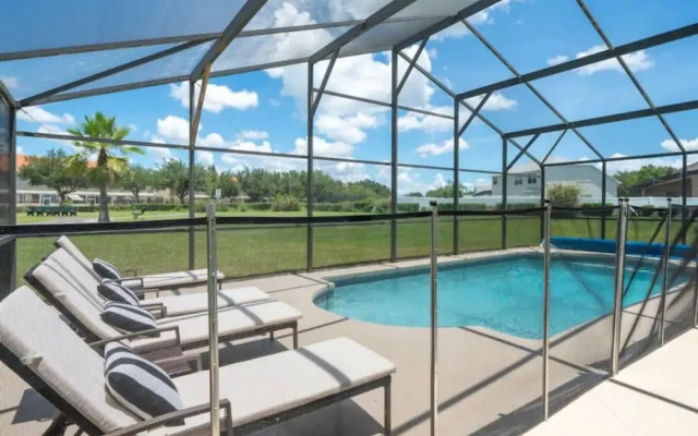 Spacious 4 bed 3 Bath Pool Home