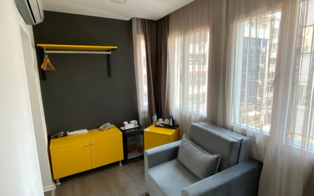 Piano Hotel