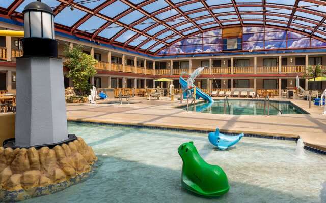 AmericInn by Wyndham La Crosse Riverfront-Conference Center