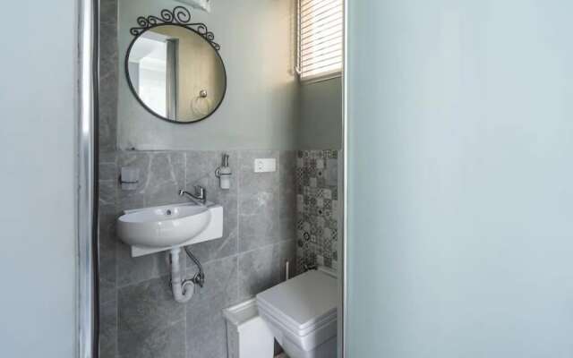 Apartment with Garden View