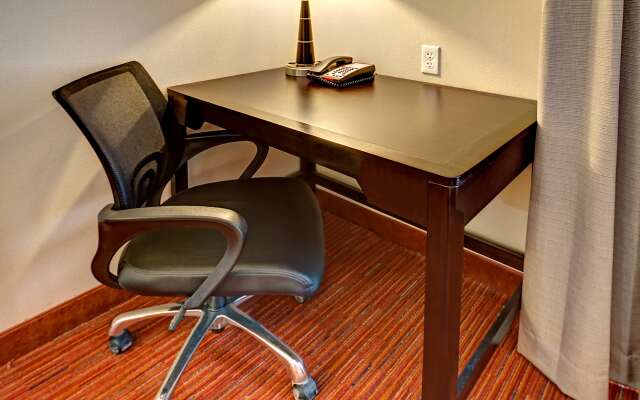 Hampton Inn & Suites Ada