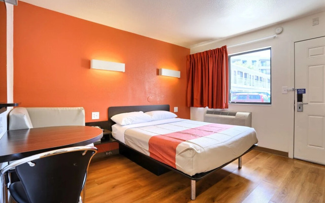 Super 8 by Wyndham Walnut Creek