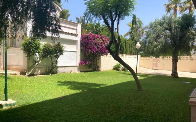 Apartamento con piscina y parking