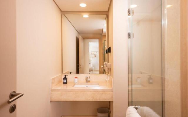 Gleaming 1 BR Apt Mangroovy w Pool & Beach Access