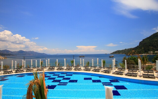Turunc Premium Hotel