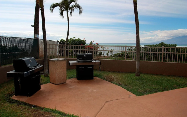 Royal Kahana #319 Studio Bedroom Condo by RedAwning