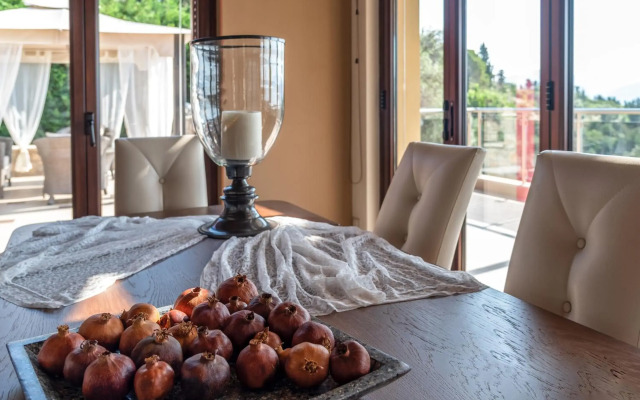 Luxurious Villa Kastro