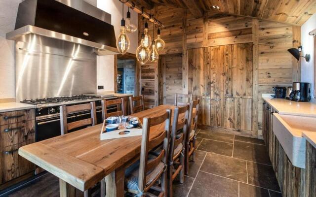 Chalet Montvalezan-La Rosière, 8 pièces, 12 personnes - FR-1-398-622