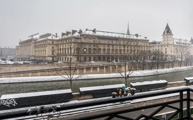 Le Notre Dame - Duplex with Amazing View