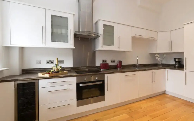 Boutique Tower Bridge Apartment