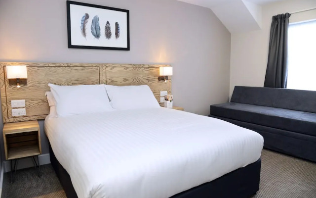 Paisley Pear, Brackley by Marston's Inns