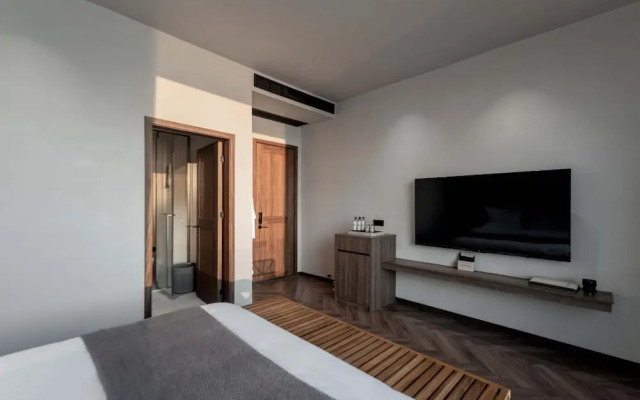 Dali Qingmai Seaview Resort (North Courtyard)