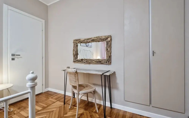Borgo Dora Balcony Flat