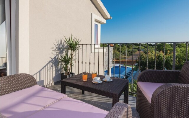 Stunning Home in Skradin-dubavice With Wifi and 4 Bedrooms