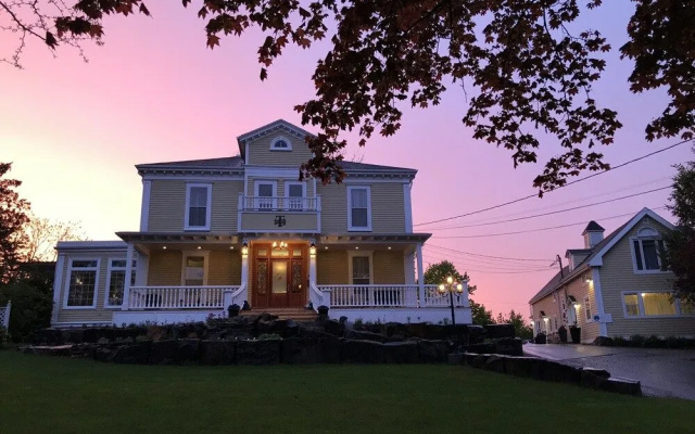 Tattingstone Inn