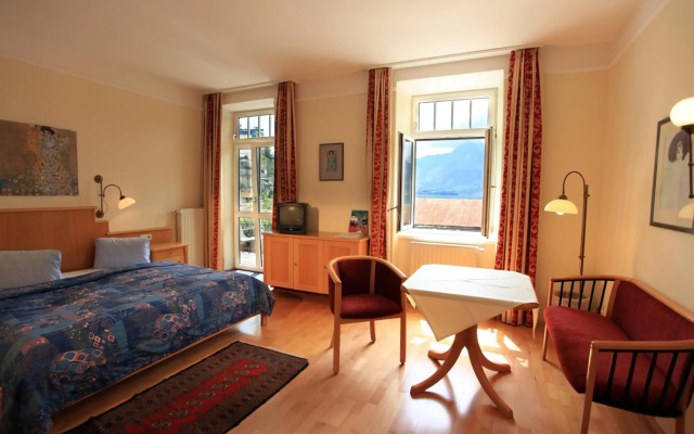 Romantik Residenz Ferienwohnungen Hotel Im Weissen Rössl