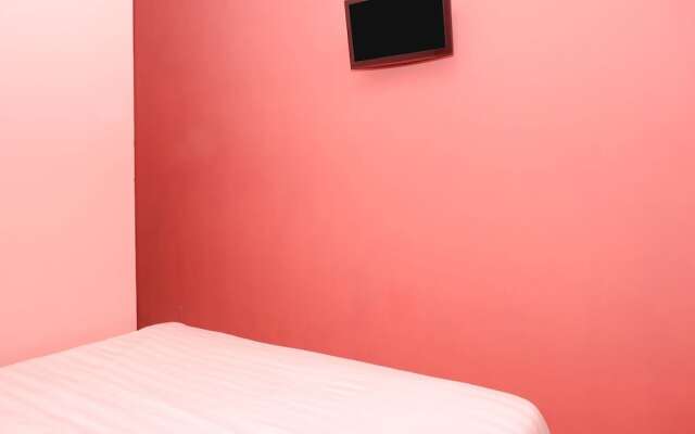 OYO 898 Joglo Family Hotel & Homestay