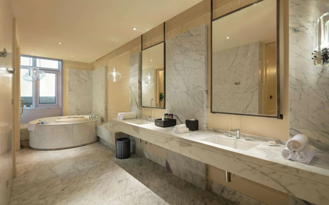 Hilton Dalian Golden Pebble Beach Resort