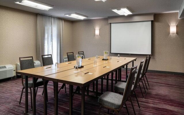 Courtyard by Marriott Pleasanton