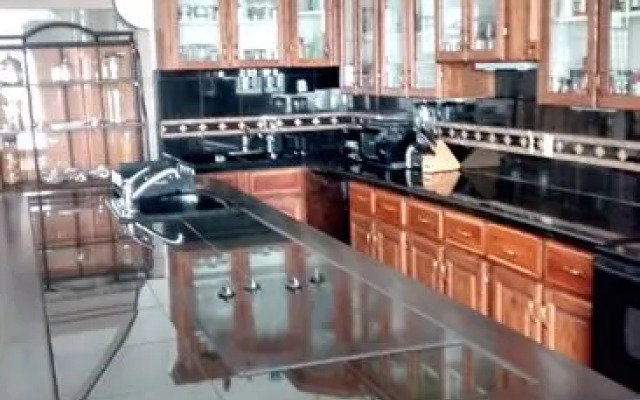 Kirk Hotel And Apartments