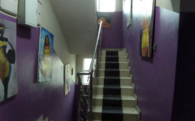 De Love Hotel