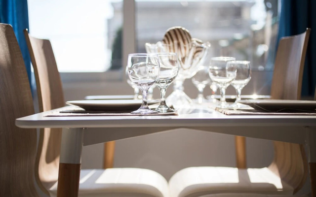 Vouliagmeni Stylish Homes by BluPine