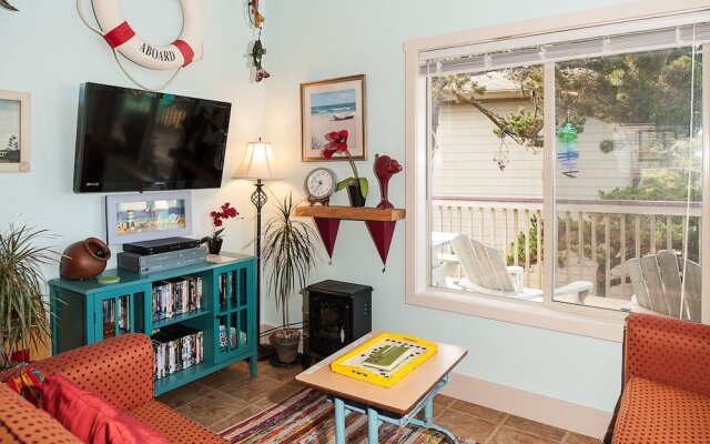 Sea Daze 1 Br cottage by RedAwning