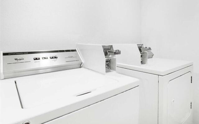 Super 8 By Wyndham Moscow / Pullman