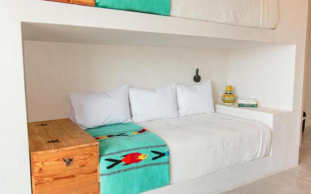 Topia Retreat - Surf Suite Sur