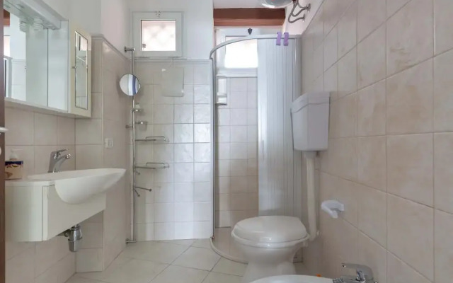 2339 Trilo Imma by Barbarhouse