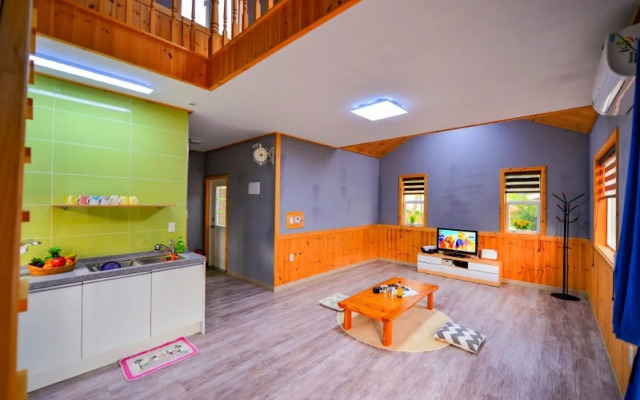 Gurye Seomjingang Pension