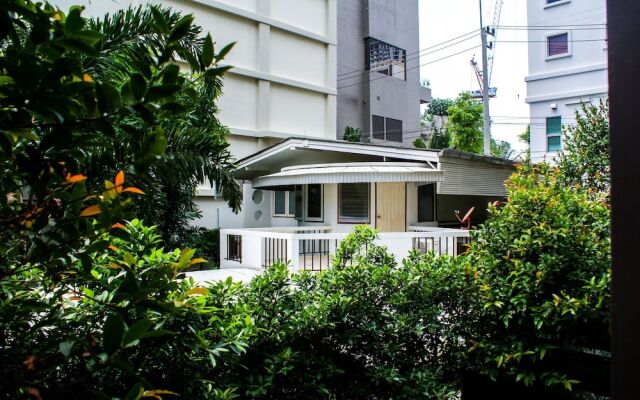 Sixty Six Pattaya Beach Road Apartment