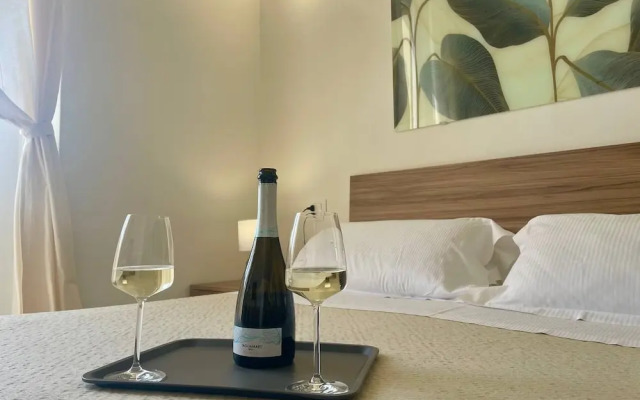 Onlyrooms V - Central & Train Station