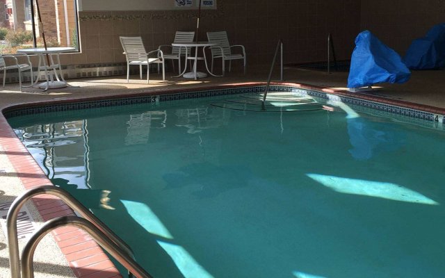 AmericInn by Wyndham Forest Lake