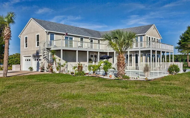Buccaneer Retreat by Vacation Rental Pros