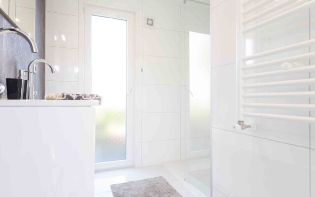 Luxe Chalet, Sauna & Jacuzzi, 5 Km From Valkenburg
