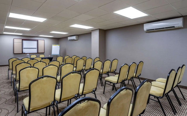 Comfort Inn Syosset - Long Island