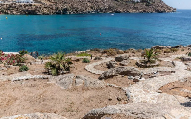 Etesians Suites & Villas