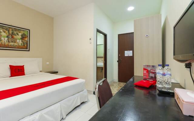 RedDoorz near Universitas Sebelas Maret