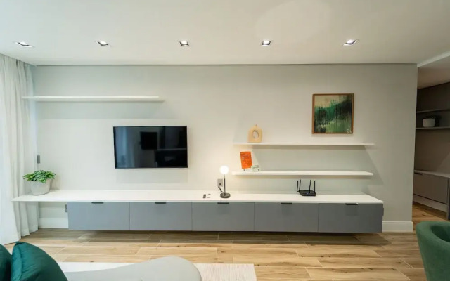 The Spot One By Xtay