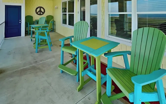 Beachside Blue Sailfish by Ryson Vacation Rentals