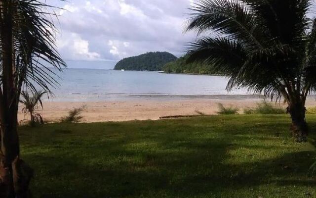 Baan Chai Lay Krua Tonhom